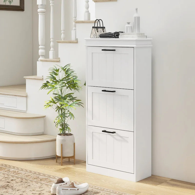 Meuble de rangement vert en bois avec 4 portes et 2 tiroirs