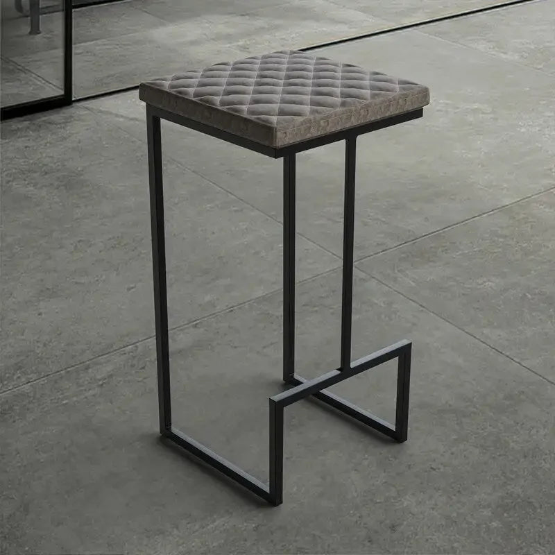 Tabouret de bar moderne en cuir matelassé avec assise carrée rembourrée et repose-pieds pour bar et comptoirs de cuisine