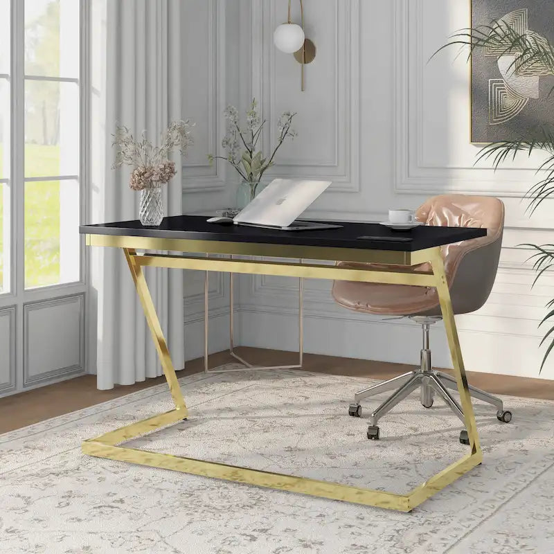 Bureau d'ordinateur en acier de 47 pouces avec ports USB