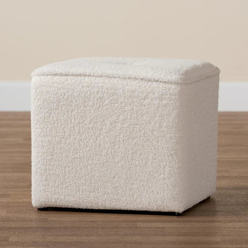 Pouffe rembourré en bouclette ivoire Isaiah moderne et contemporain